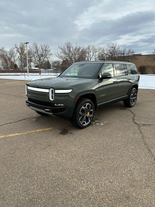 2022 Rivian R1S - Image 9 of 31