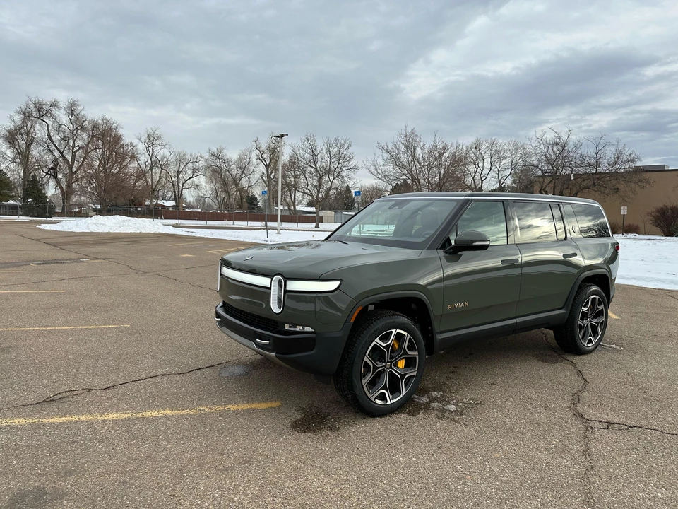 2022 Rivian R1S - Image 11 of 31