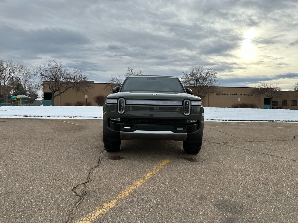 2022 Rivian R1S - Image 7 of 31