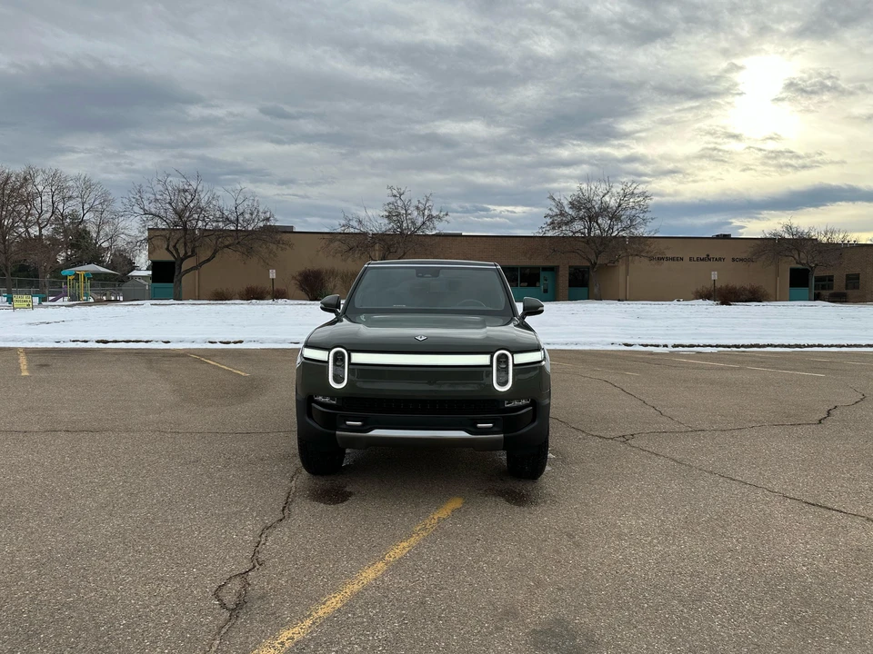 2022 Rivian R1S - Image 6 of 31