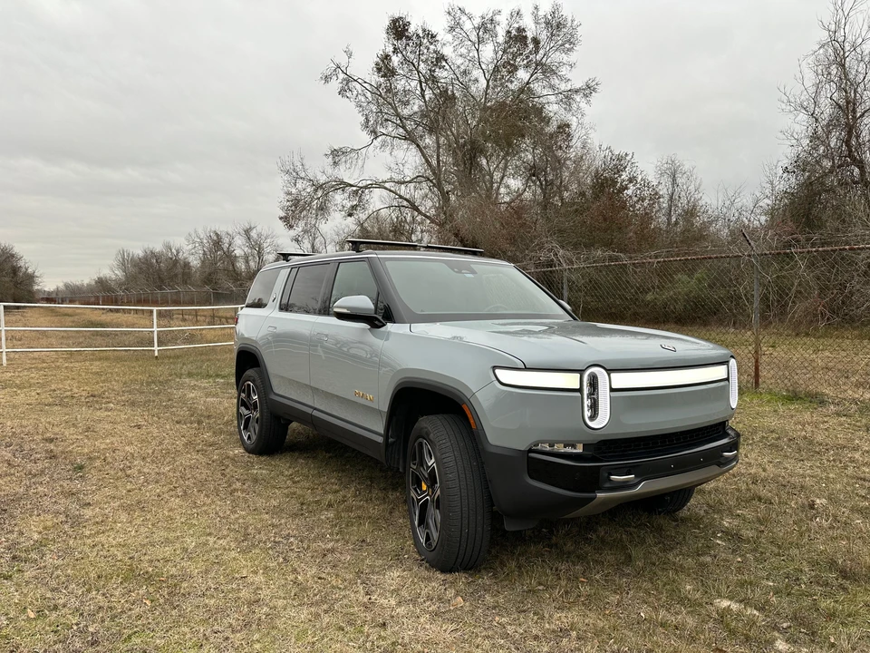 2022 Rivian R1S - Image 22 of 31
