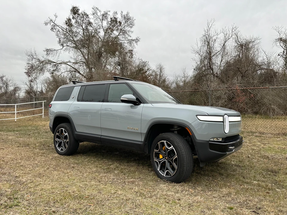 2022 Rivian R1S - Image 21 of 31