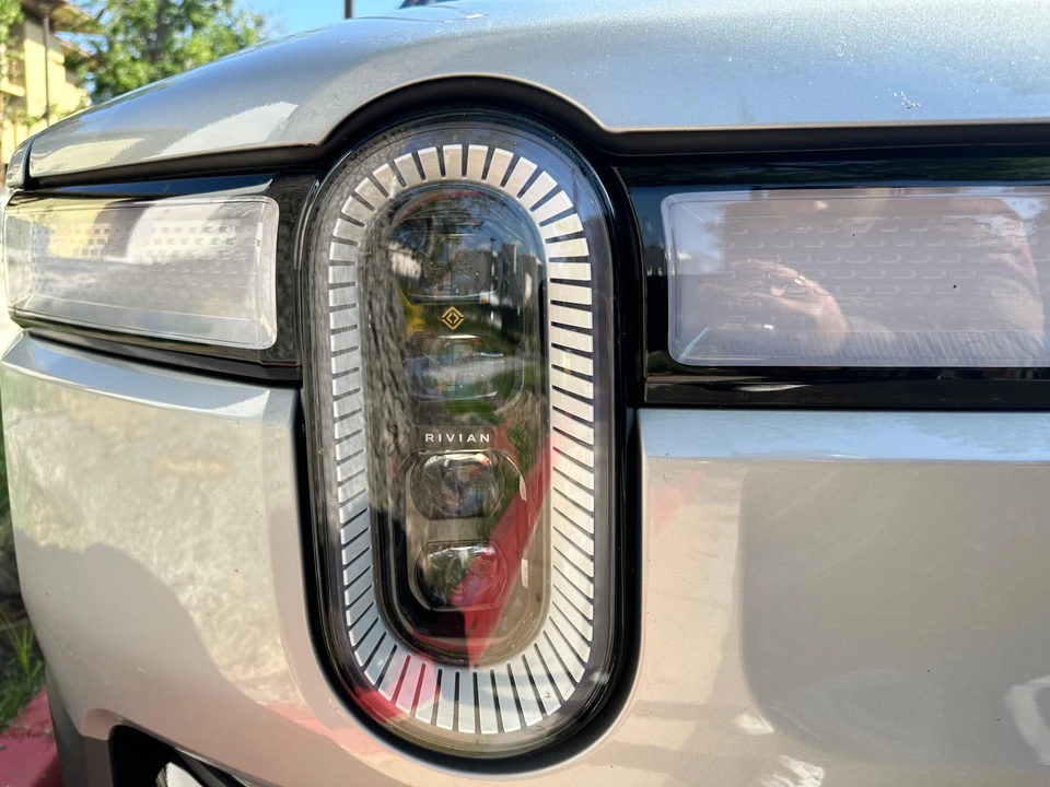 2022 Rivian R1S - Image 20 of 31
