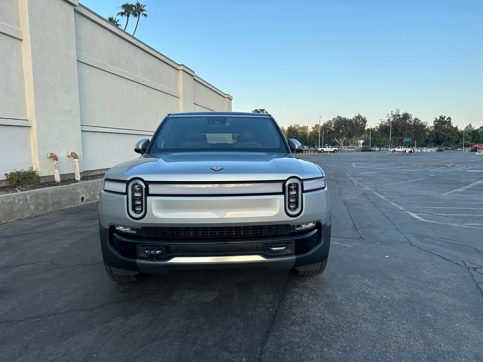 2022 Rivian R1S - Image 6 of 31