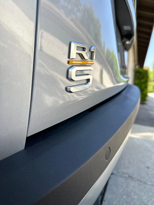 2022 Rivian R1S - Image 26 of 31