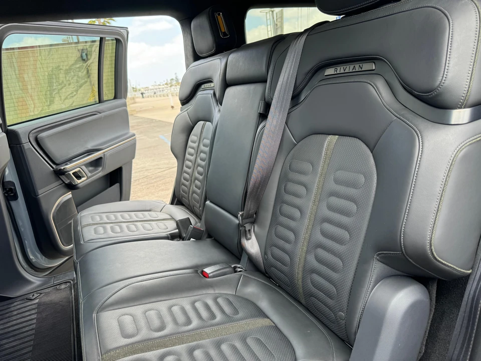 2022 Rivian R1S - Image 31 of 31
