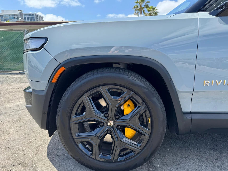 2022 Rivian R1S - Image 20 of 31