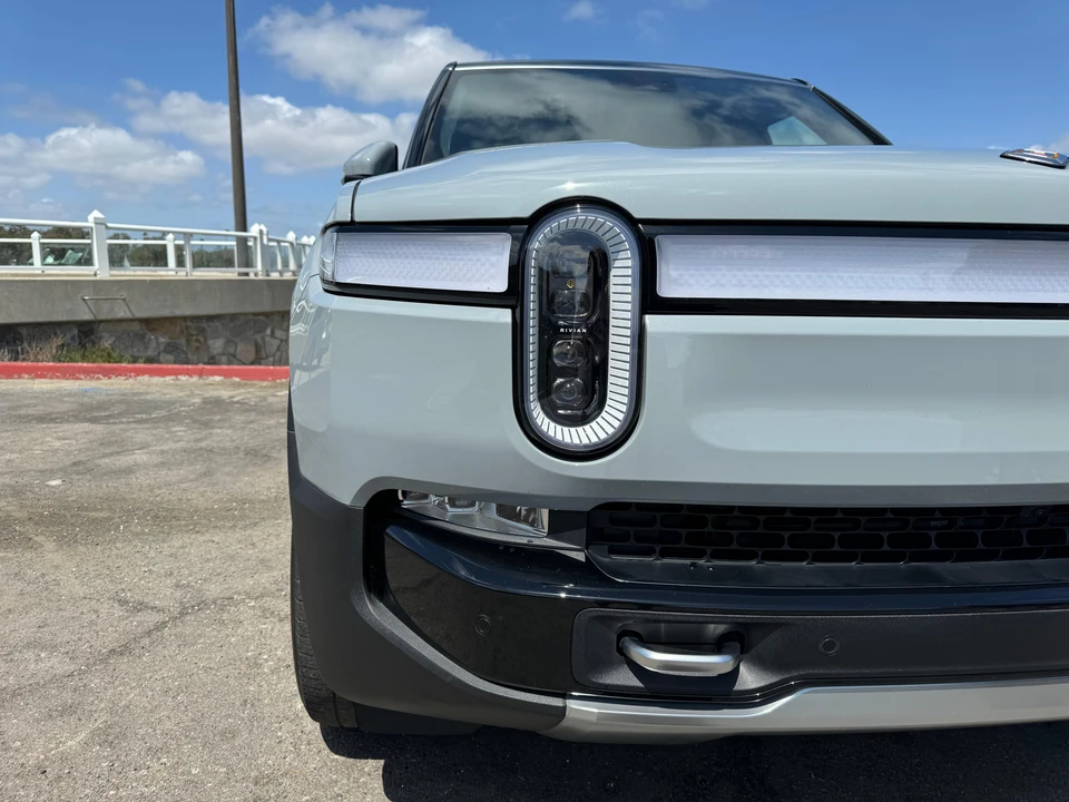 2022 Rivian R1S - Image 13 of 31
