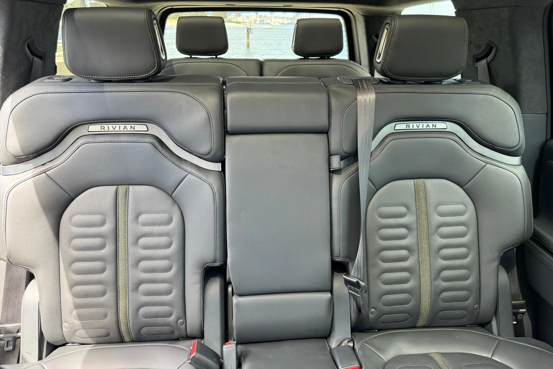 2022 Rivian R1S - Image 26 of 31