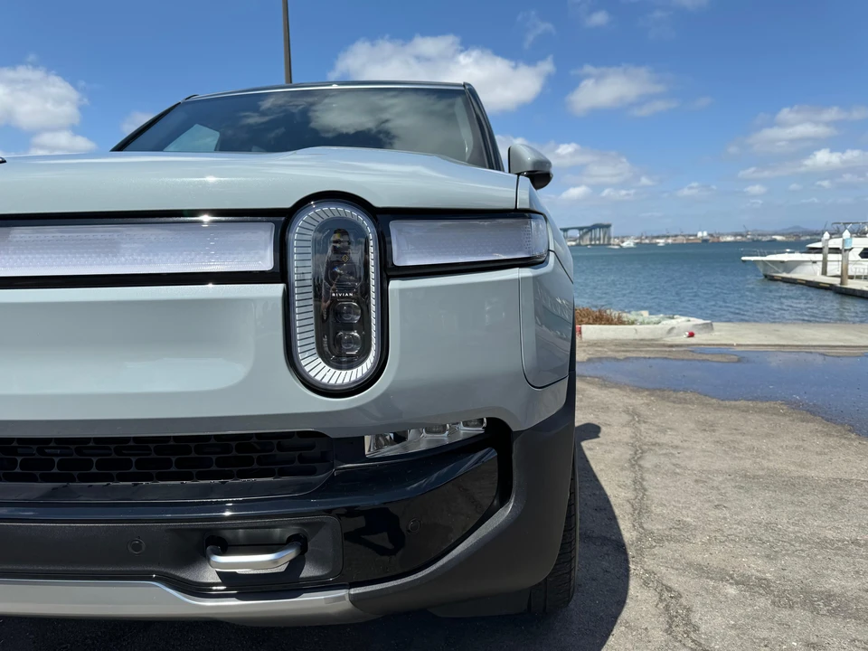 2022 Rivian R1S - Image 14 of 31