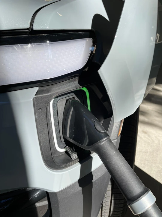 2022 Rivian R1S - Image 20 of 31