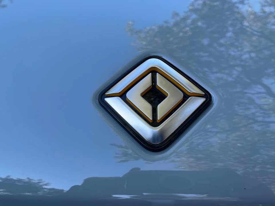 2022 Rivian R1S - Image 17 of 31