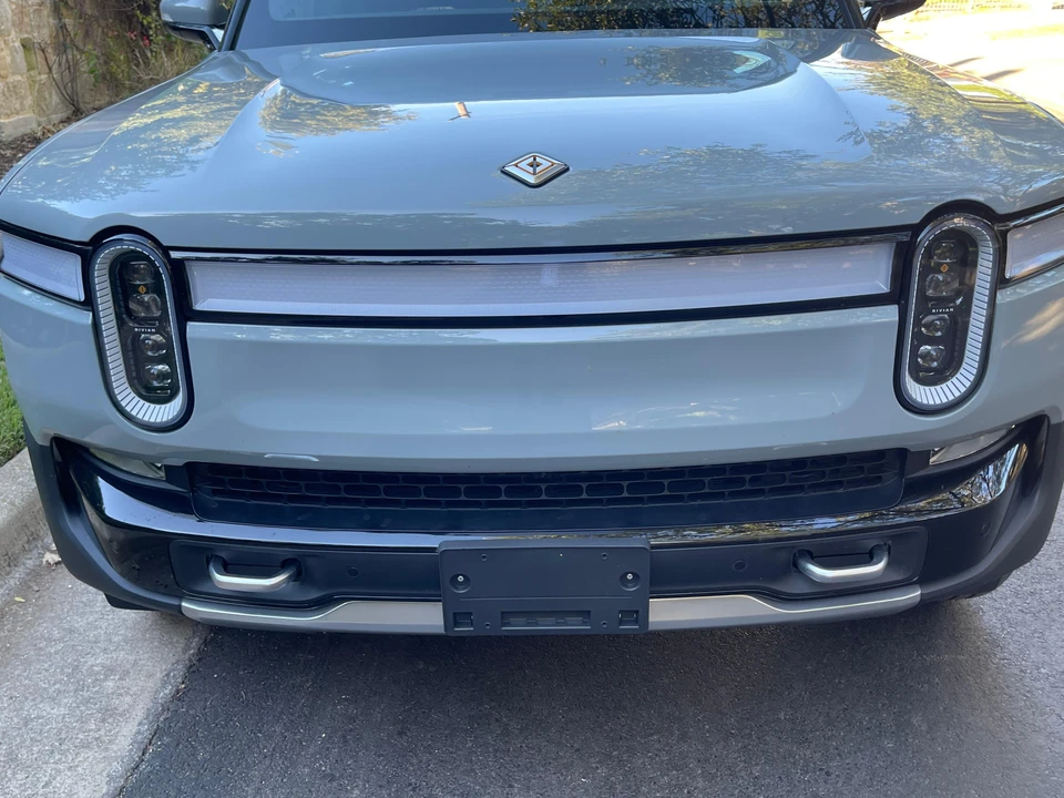 2022 Rivian R1S - Image 18 of 31
