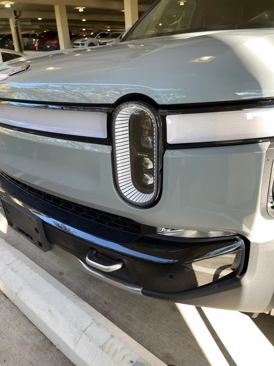 2022 Rivian R1S - Image 19 of 31