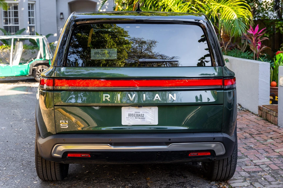 2022 Rivian R1S - Image 5 of 31