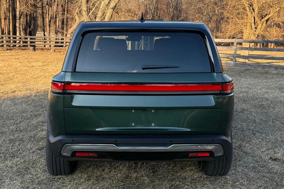 2022 Rivian R1S - Image 5 of 31