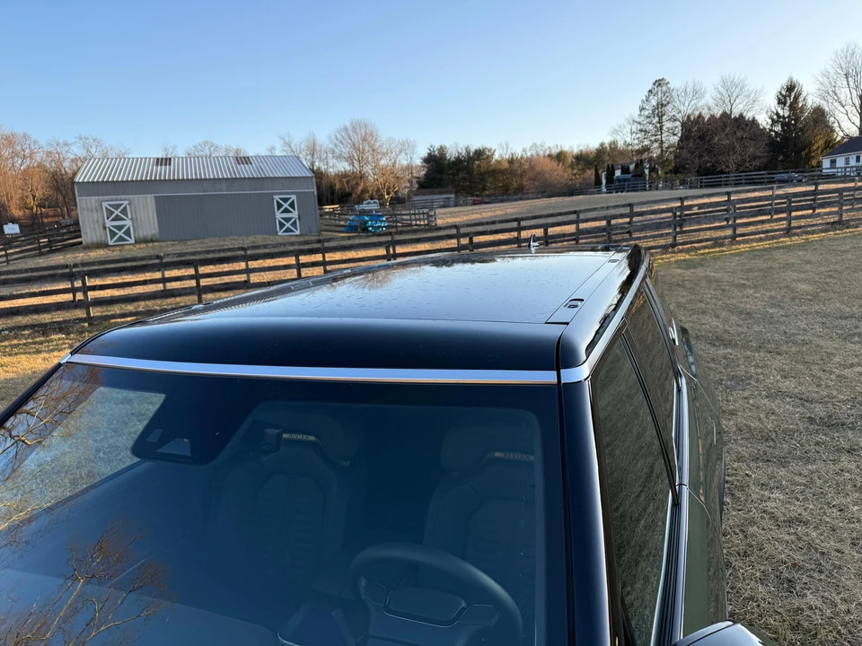 2022 Rivian R1S - Image 18 of 31