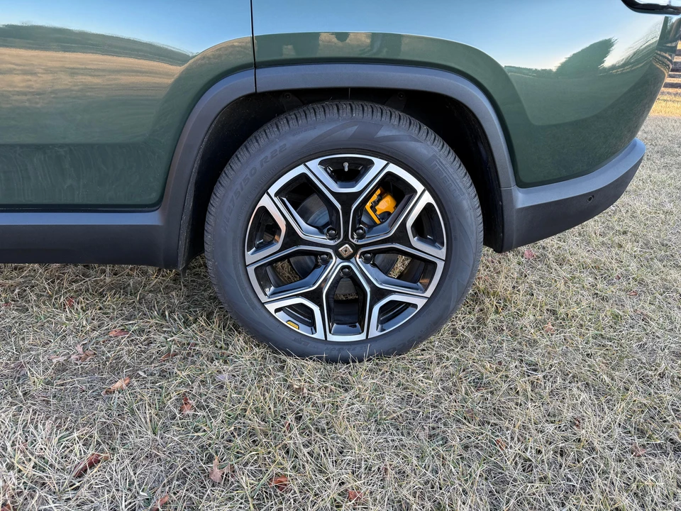 2022 Rivian R1S - Image 21 of 31