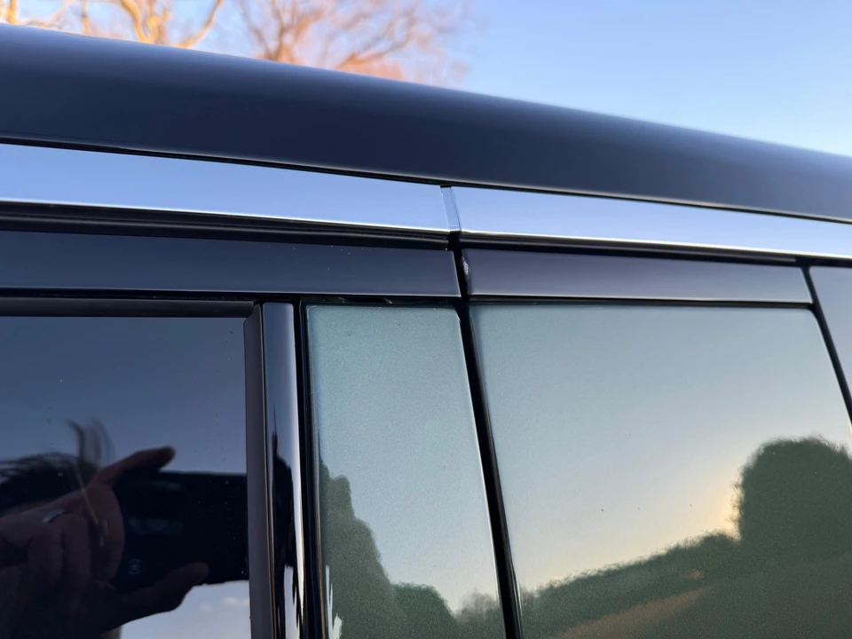 2022 Rivian R1S - Image 13 of 31