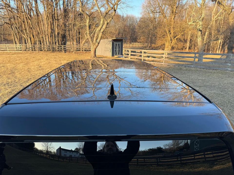 2022 Rivian R1S - Image 19 of 31