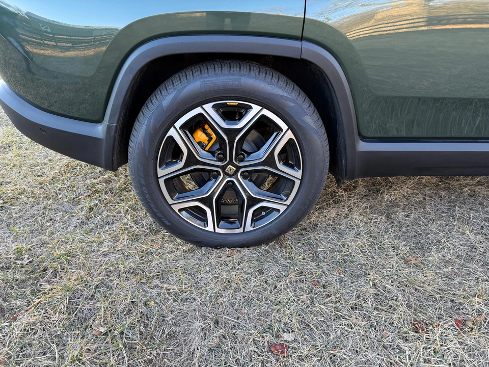 2022 Rivian R1S - Image 22 of 31