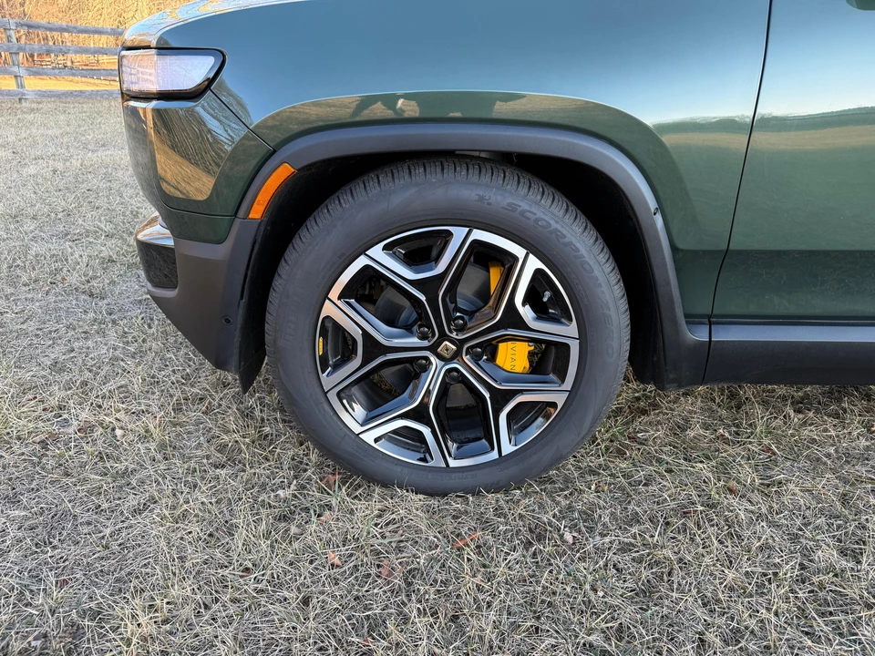 2022 Rivian R1S - Image 20 of 31