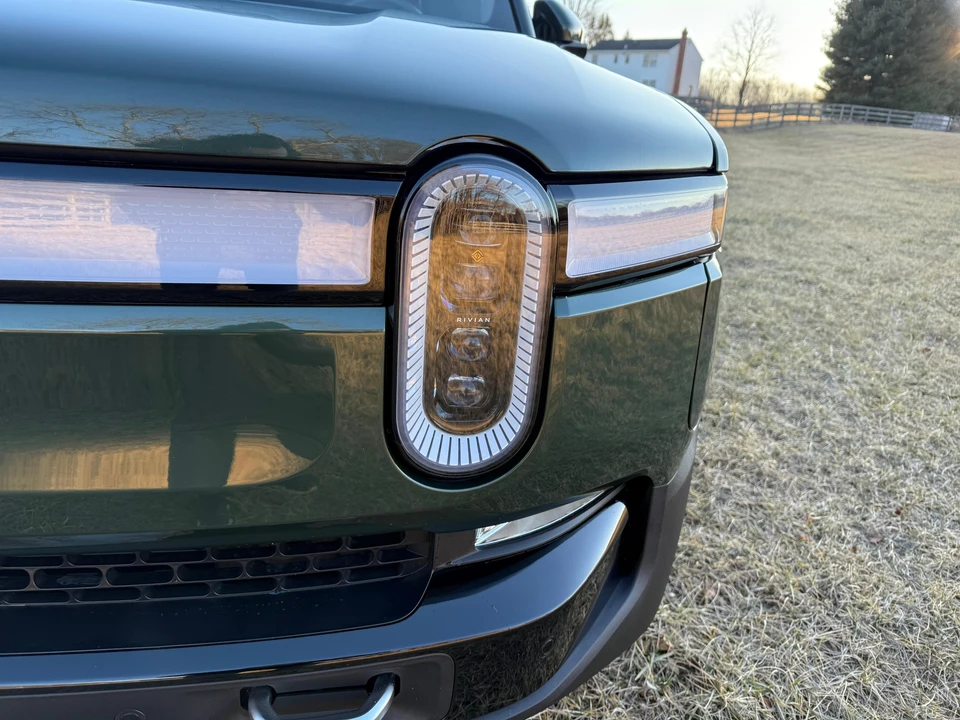 2022 Rivian R1S - Image 10 of 31