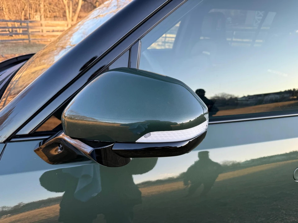 2022 Rivian R1S - Image 12 of 31