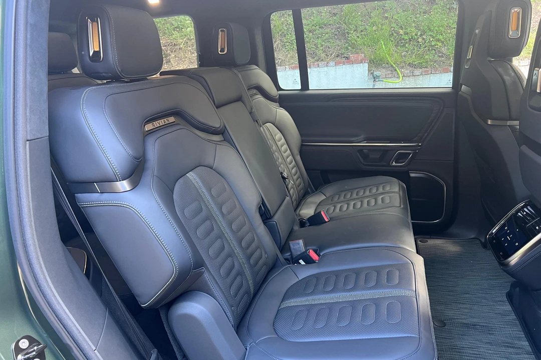 2022 Rivian R1S - Image 27 of 31