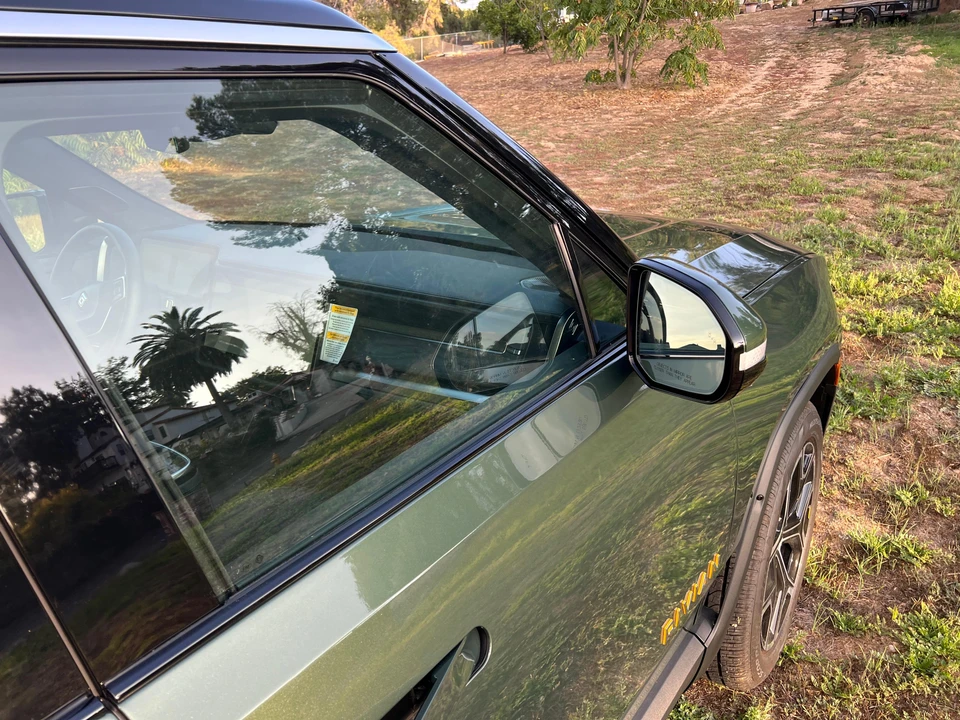 2022 Rivian R1S - Image 20 of 31