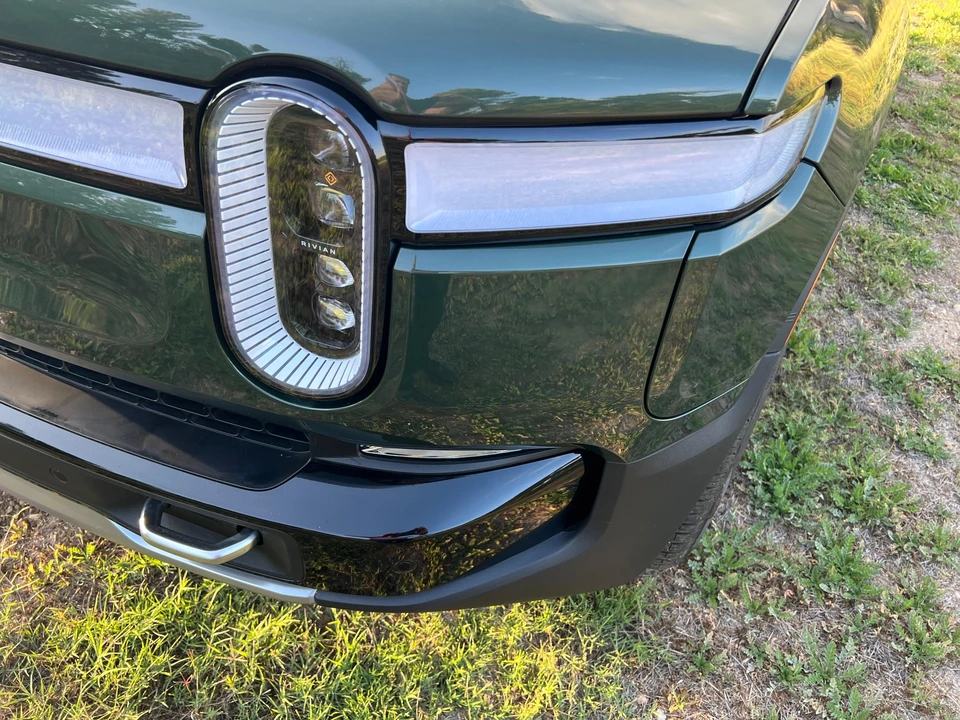 2022 Rivian R1S - Image 16 of 31