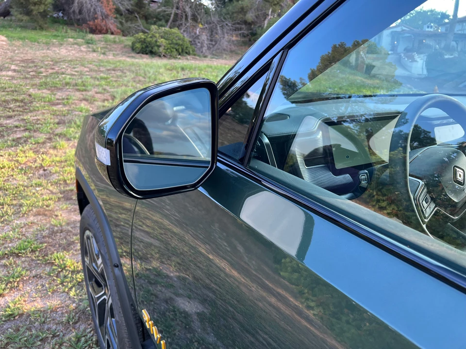 2022 Rivian R1S - Image 19 of 31