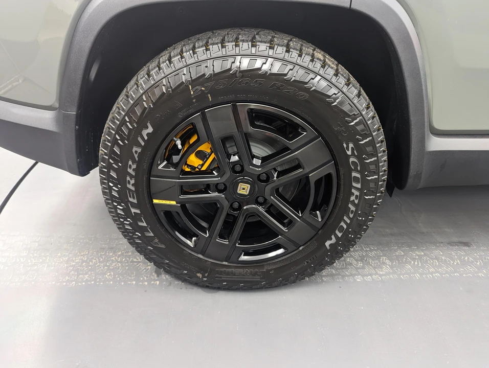2022 Rivian R1S - Image 11 of 11