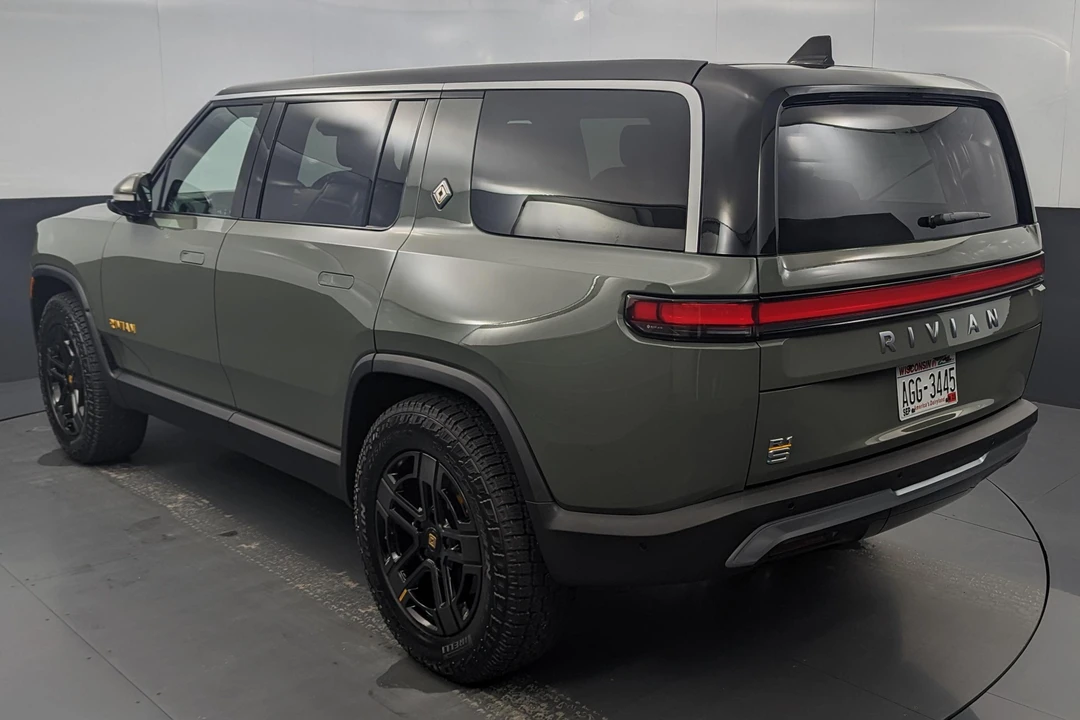 2022 Rivian R1S - Image 4 of 11