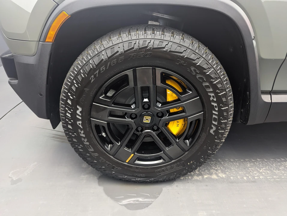 2022 Rivian R1S - Image 9 of 11