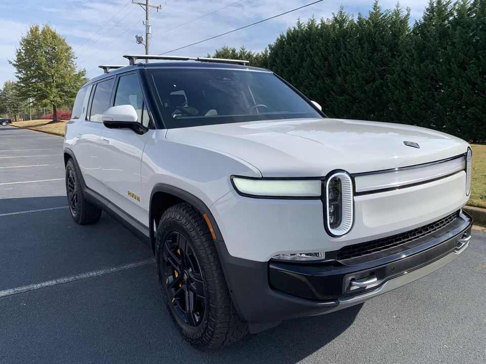 2022 Rivian R1S - Image 12 of 31