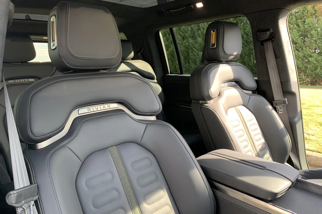 2022 Rivian R1S - Image 30 of 31