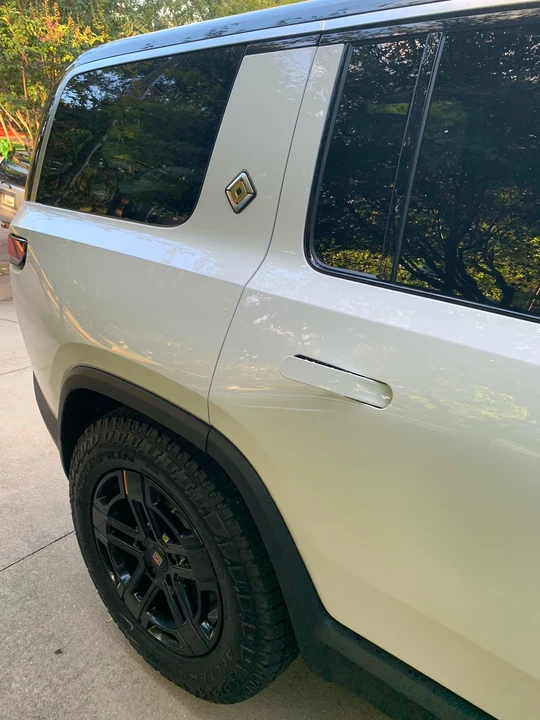 2022 Rivian R1S - Image 21 of 31
