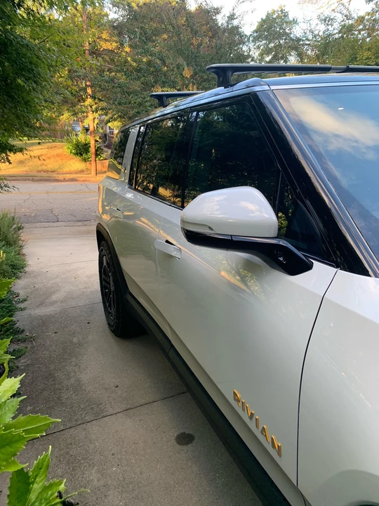 2022 Rivian R1S - Image 23 of 31