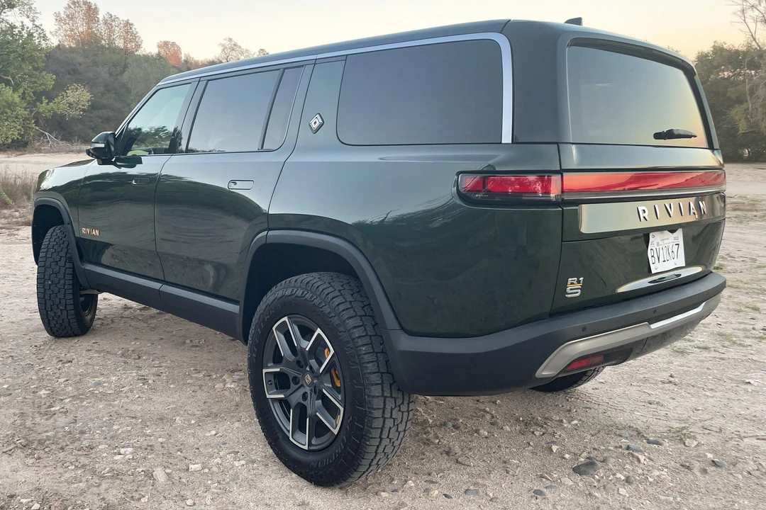 2022 Rivian R1S - Image 4 of 14