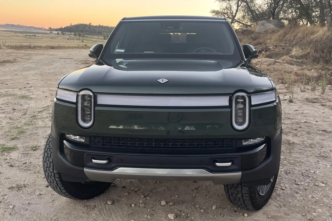 2022 Rivian R1S - Image 2 of 14
