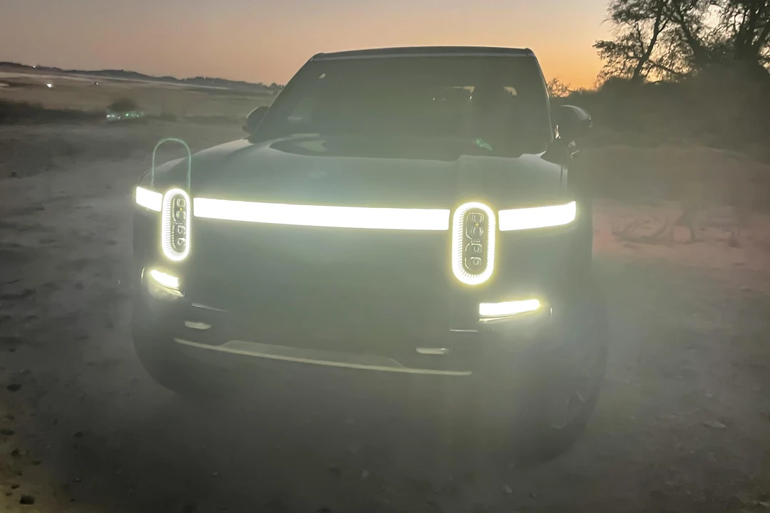2022 Rivian R1S - Image 10 of 14