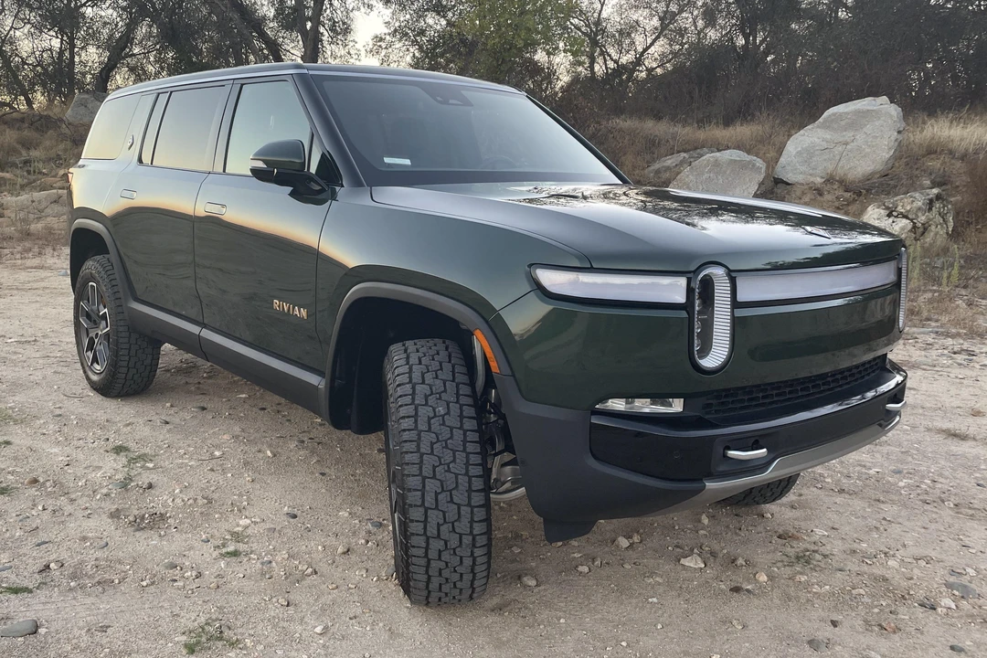 2022 Rivian R1S - Image 9 of 14