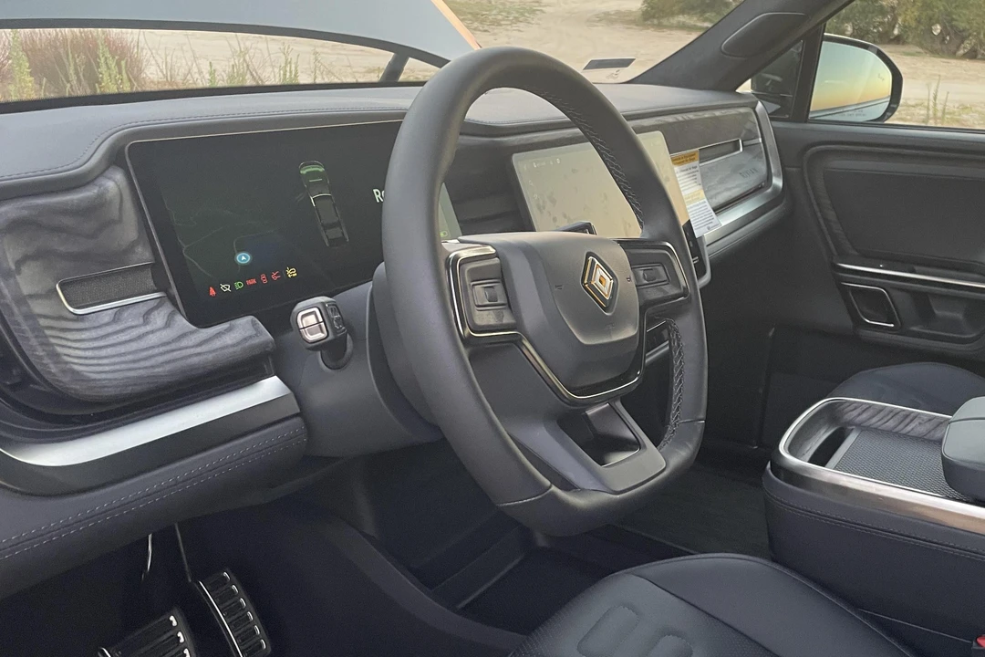 2022 Rivian R1S - Image 13 of 14