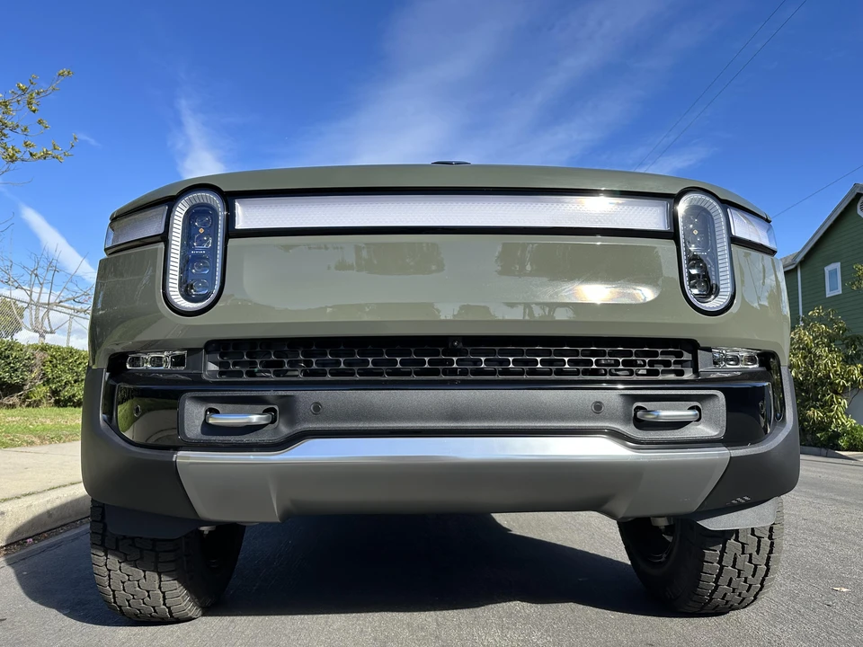 2022 Rivian R1S - Image 7 of 31