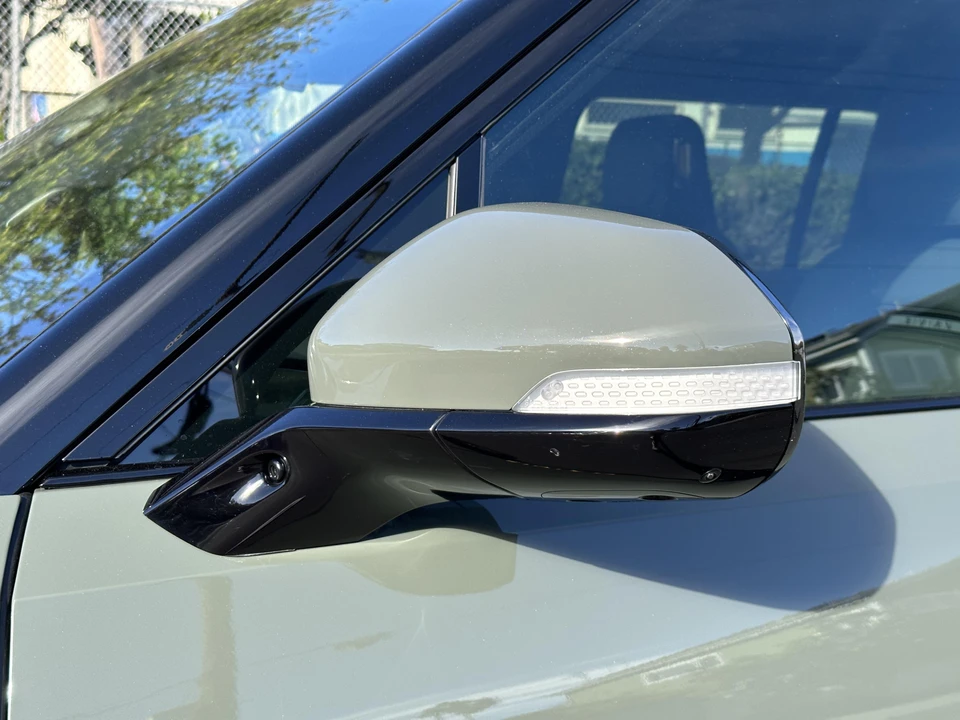 2022 Rivian R1S - Image 30 of 31