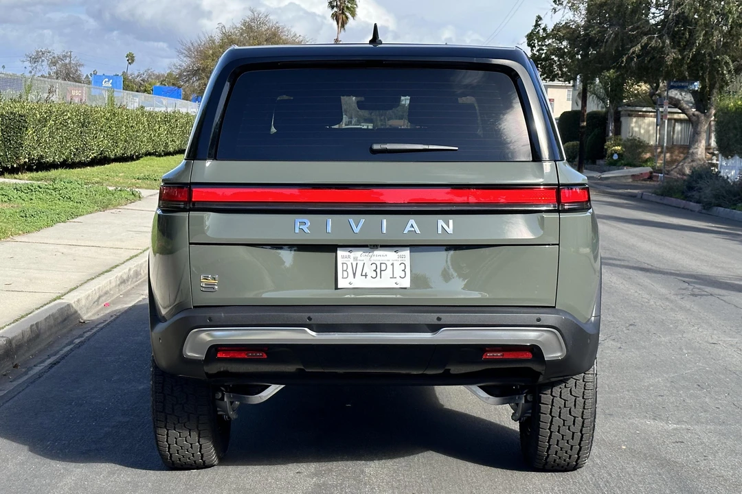 2022 Rivian R1S - Image 5 of 31