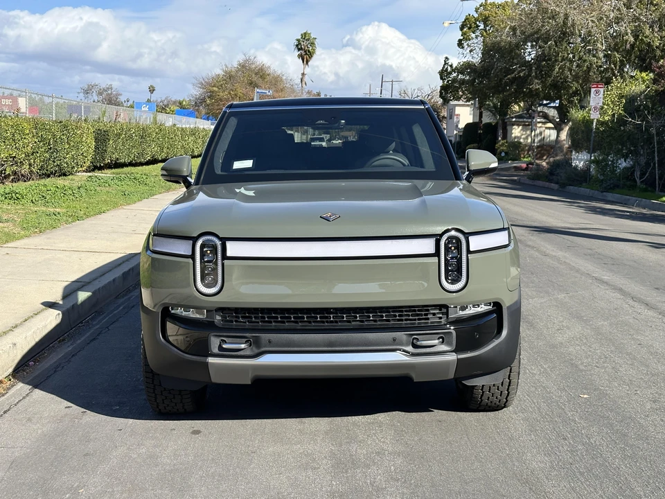 2022 Rivian R1S - Image 6 of 31