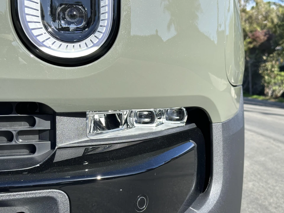 2022 Rivian R1S - Image 27 of 31