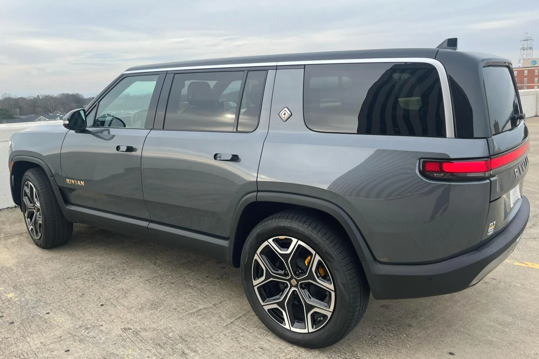 2022 Rivian R1S - Image 4 of 20